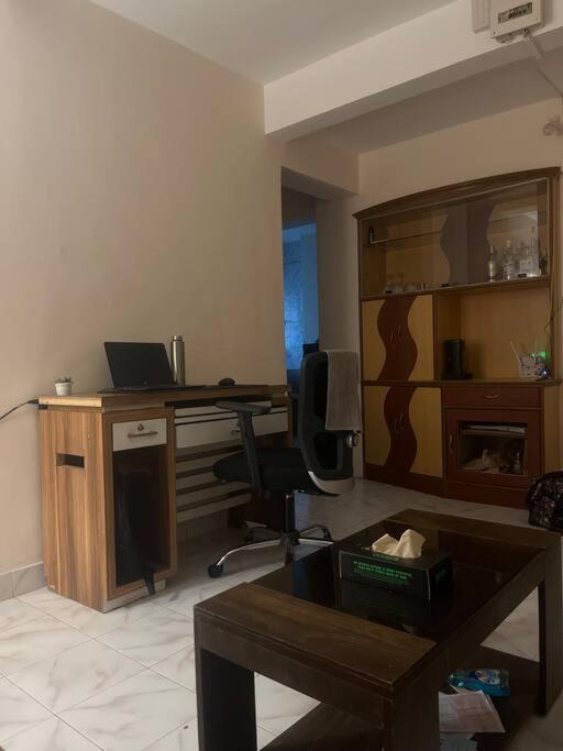 Apartment Sadda-adda!